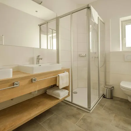 Appartements Auszeit With Private Spa Embach Exterior photo